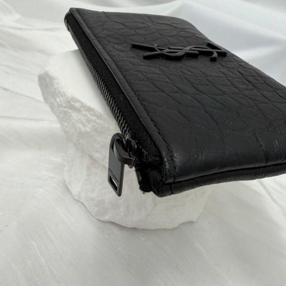 Saint Laurent YSL Black Croc
Embossed Calfskin Leather Coin
Pouch - Picture 4 of 10